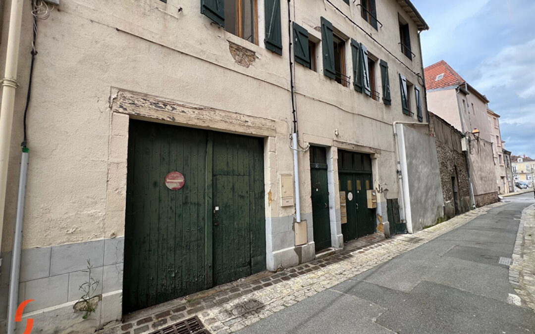 A Vendre Immeuble 6 appartements. Rapport : 24 555
