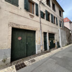 A Vendre Immeuble 6 appartements. Rapport : 24 555