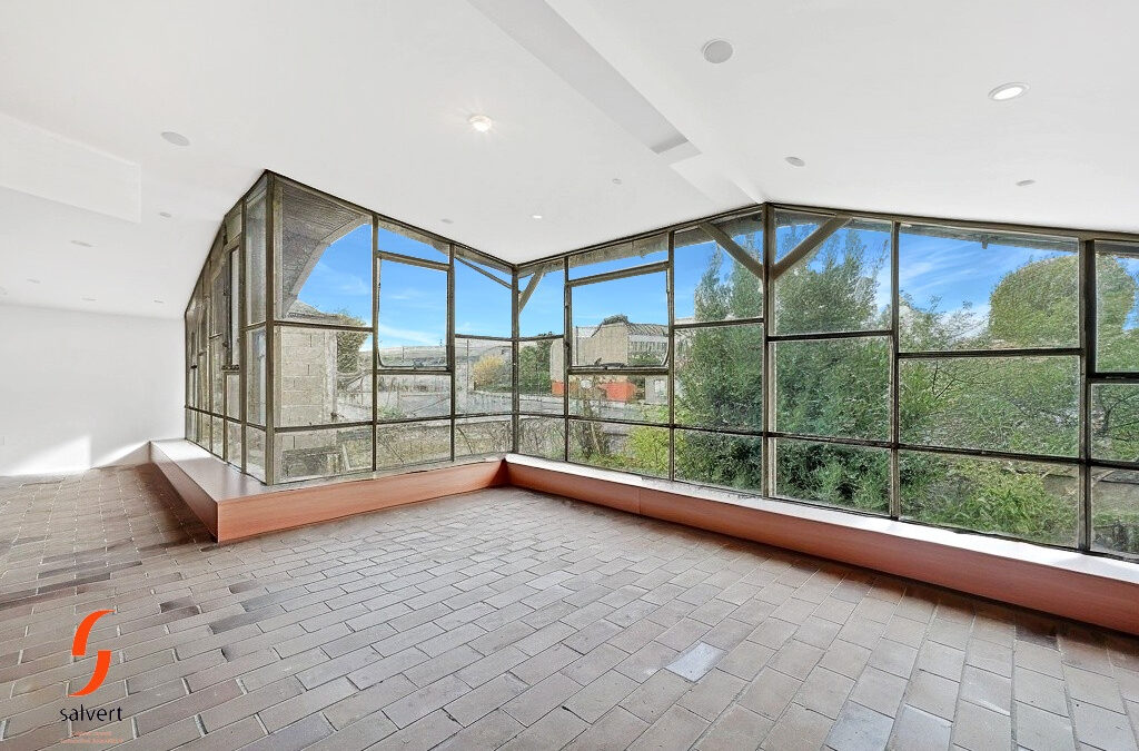 A vendre, maison de ville, 3 chambres, jardin, garage