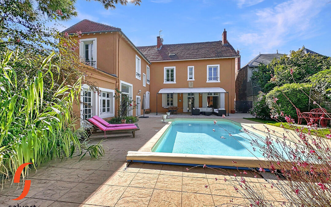 A vendre Maison 7 chambres avec piscine sur parc de 1 047 m²