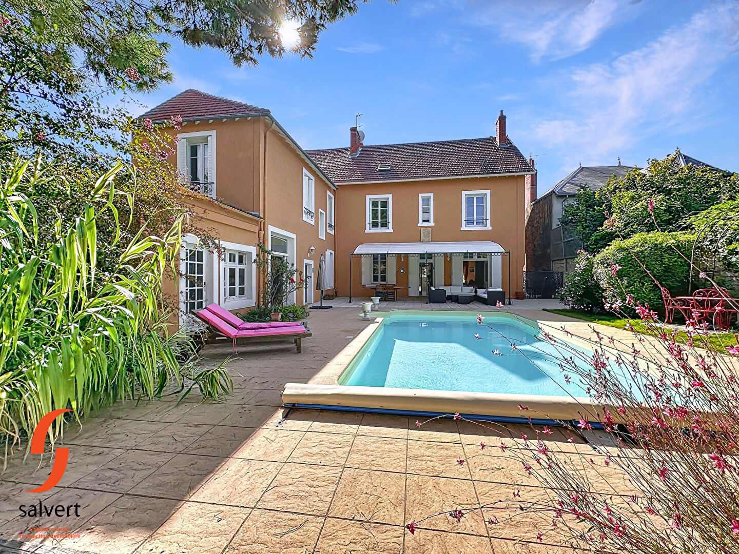 A vendre Maison 7 chambres avec piscine sur parc de 1 047 m²