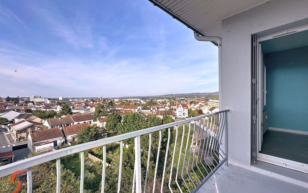 A vendre, appartement 3 pièces, rénové, balcon, vu dégagée, parking