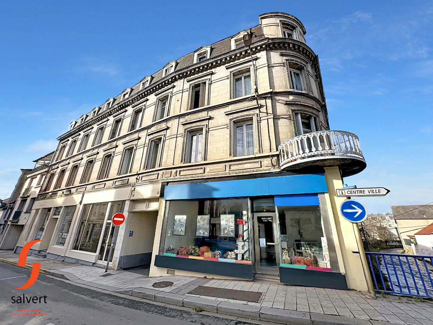 A vendre, Appartement de caractère 3 chambres, avec potentiel locatif de 14 400 / an