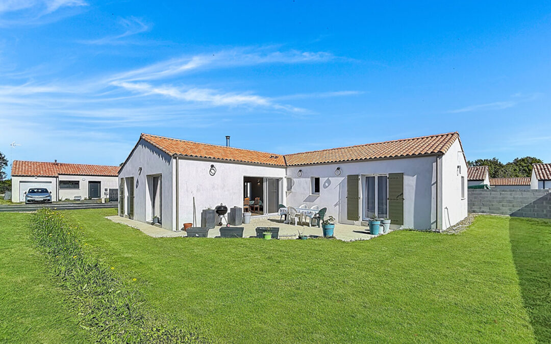 Maison traditionnelle RT2012 – 124,80m² – 4 chambres – Garage