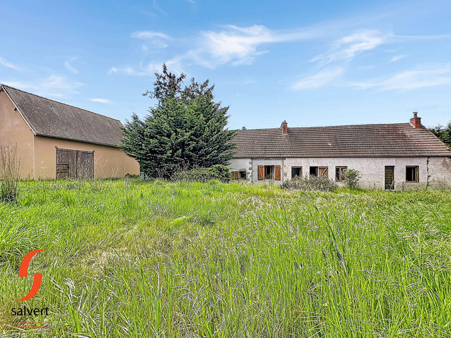 A vendre, fermette de 112 m2 avec grenier aménageable et dépendance.