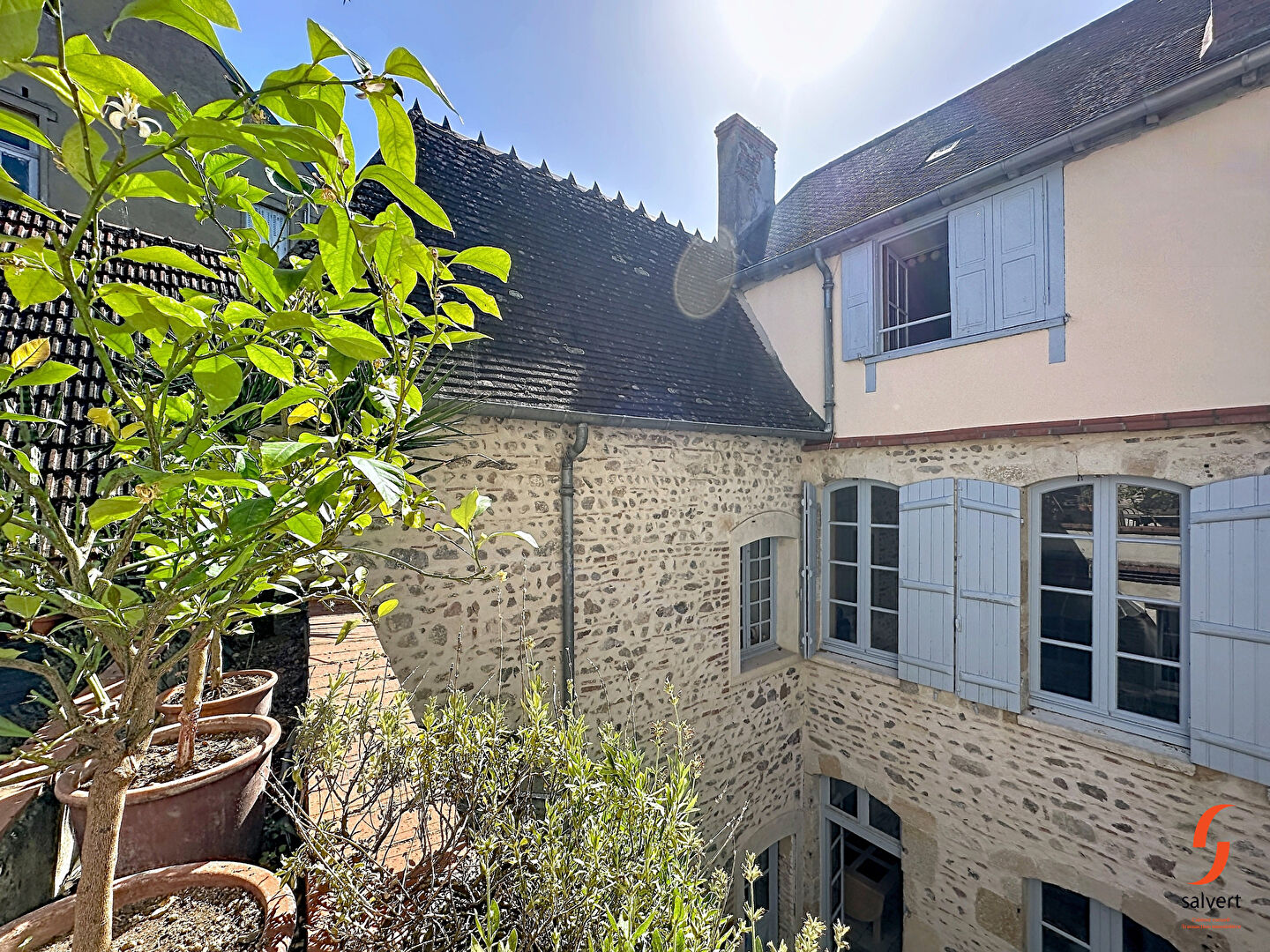 A Vendre, Maison 4 chambres et un bureau.
