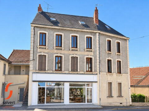 Photo de Immeuble à NERIS LES BAINS